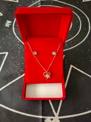 Conjunto de Collar + Pendientes Corazon