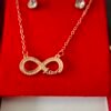 Conjunto de Collar + Pendientes Signo Infinito Love en Dorado
