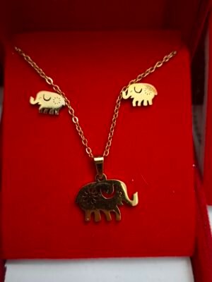 Conjunto de Collar + Pendientes Elefante en Dorado